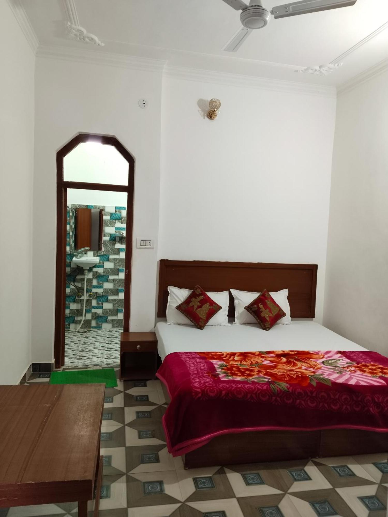 Rani Palace * Khajuraho